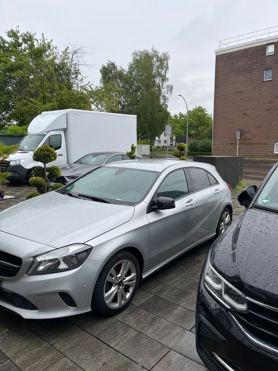 MERCEDES-BENZ A 200 -