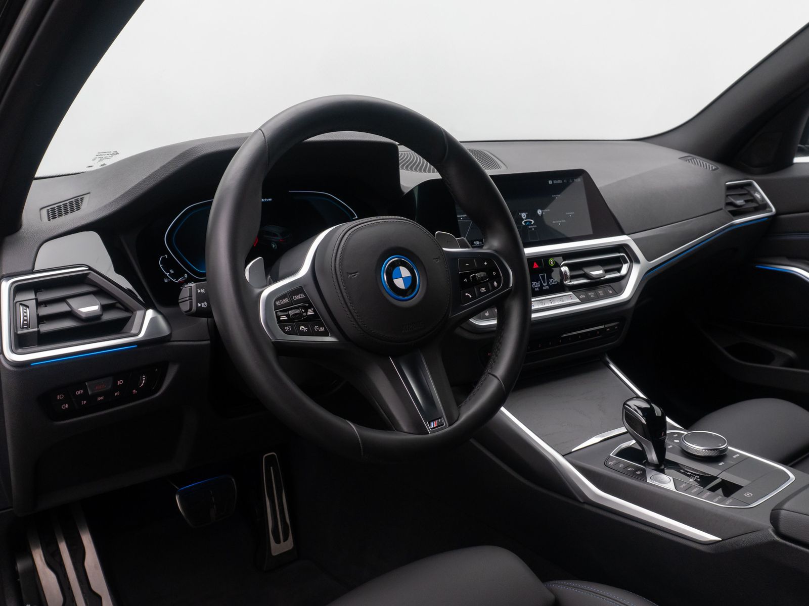 Fahrzeugabbildung BMW 330e xD M Sport DAB Laser 360°Alarm AHK HiFi 19"