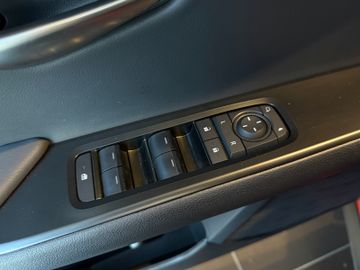Lexus UX - 10