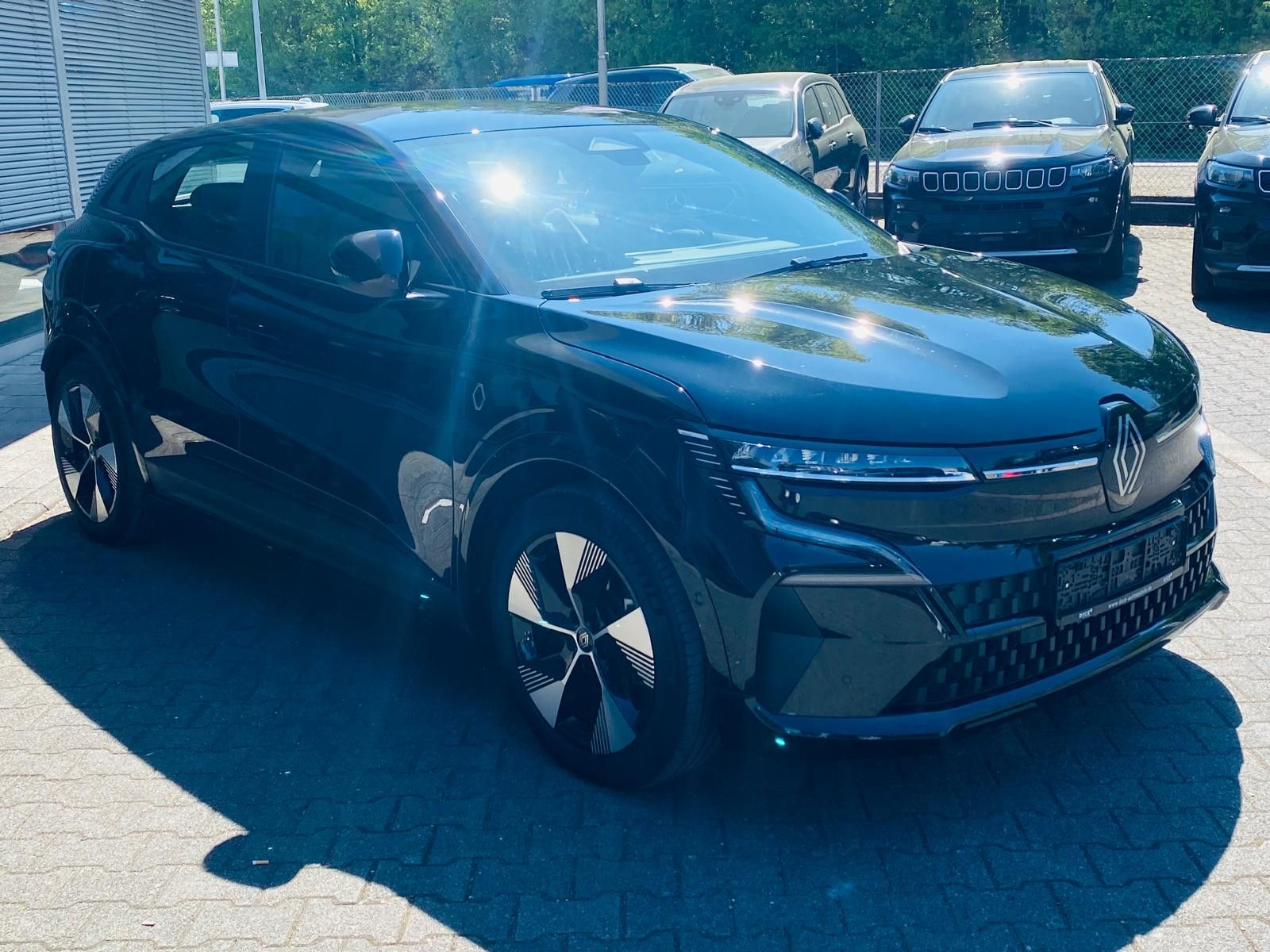 Fahrzeugabbildung Renault Megane E-TECH Equilibre Elec NAVI+LED+SHZ+KAM+WP