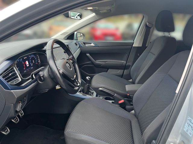 Volkswagen Polo VI United NAVI Active Info-Display