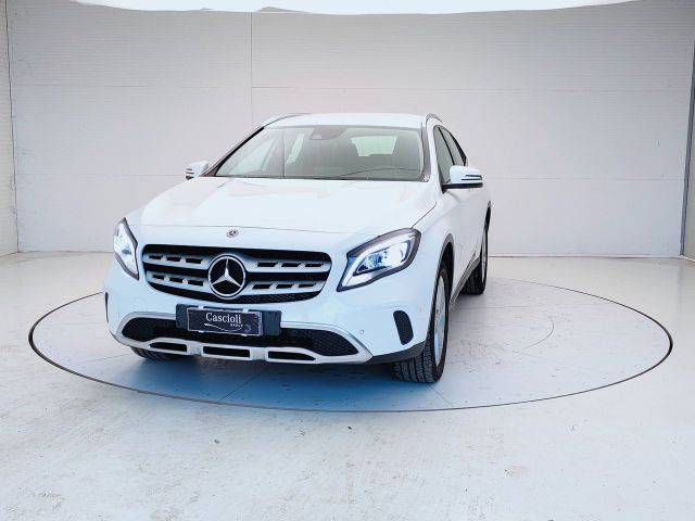 Mercedes-Benz GLA-X156 2017 - GLA 180 d Sport au