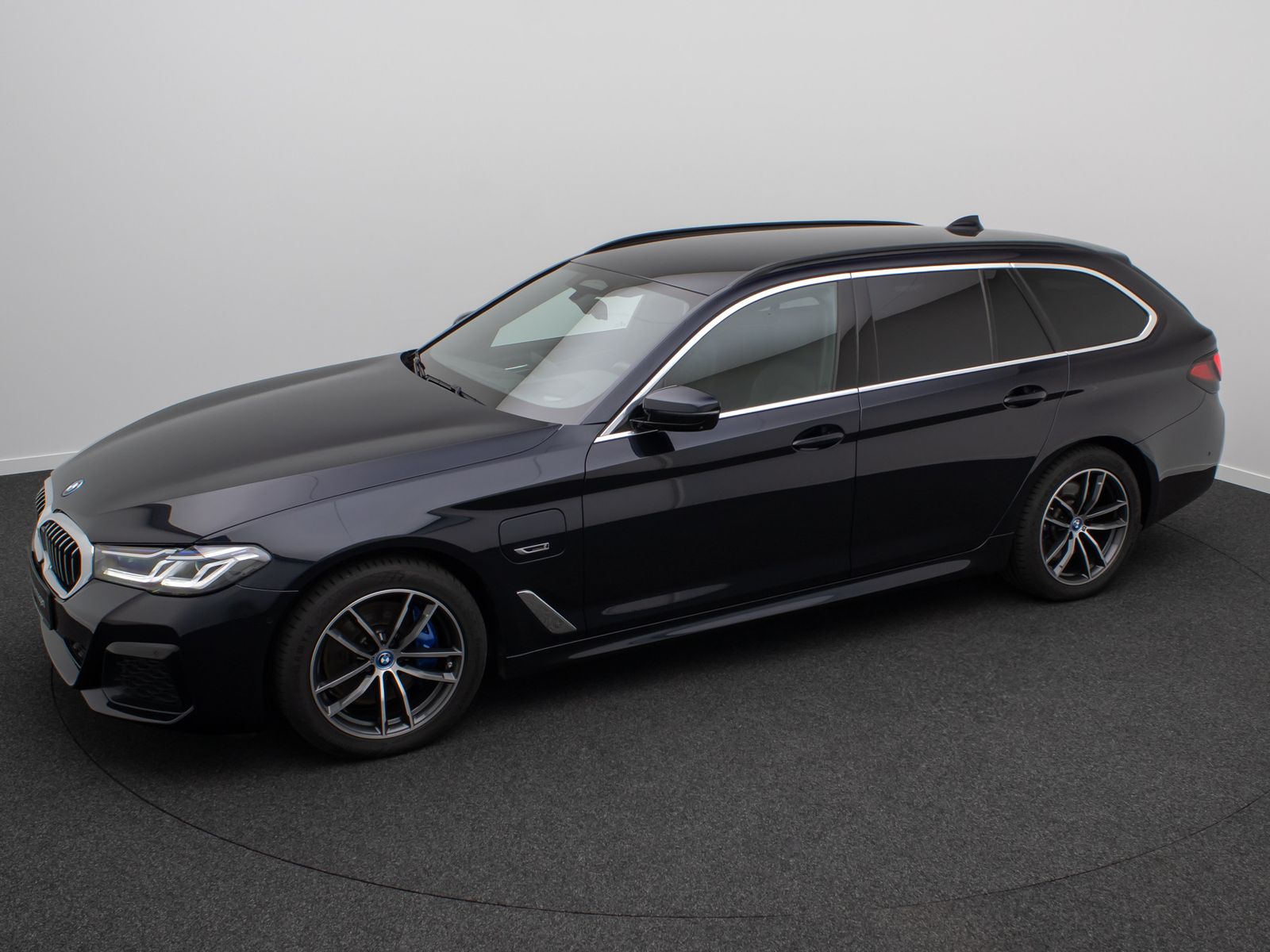 Fahrzeugabbildung BMW 530e M Sport 360&deg;Laser HUD DAB ACC Komfort Alarm