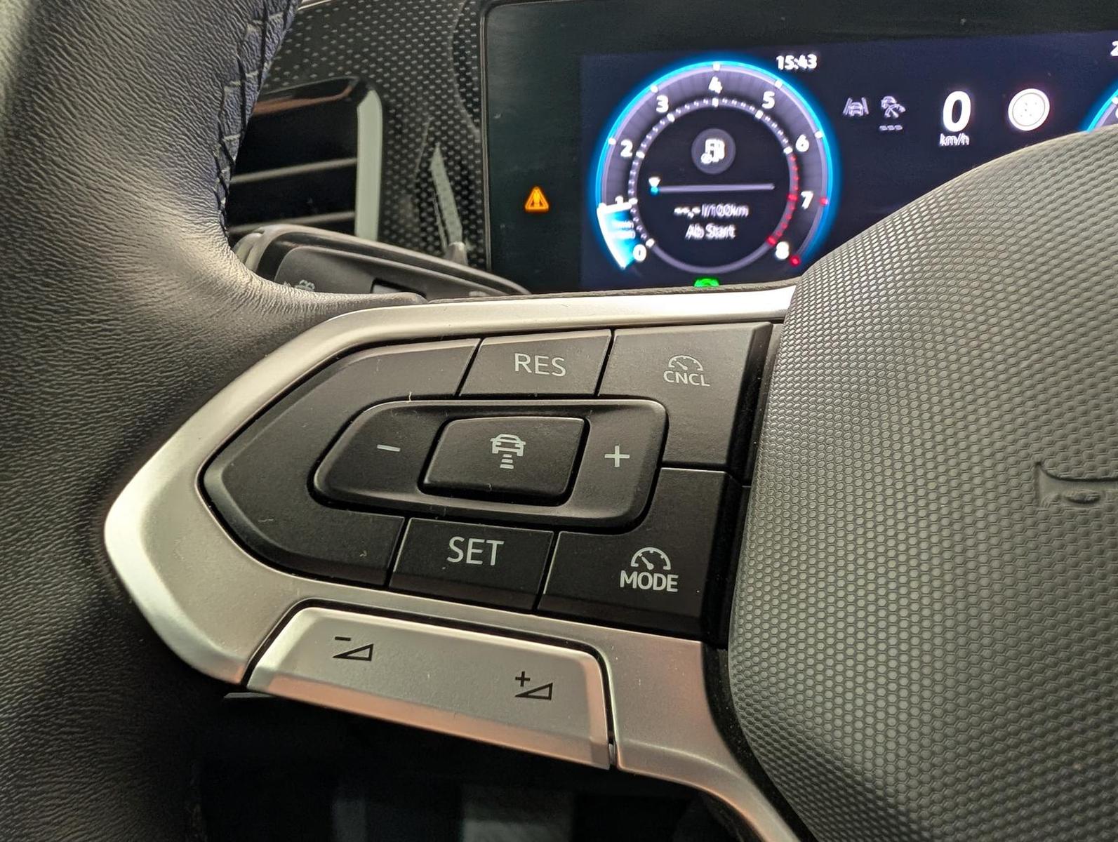 Volkswagen Passat 1.5 eTSI DSG ACC LED Winter App, миниатюра 24