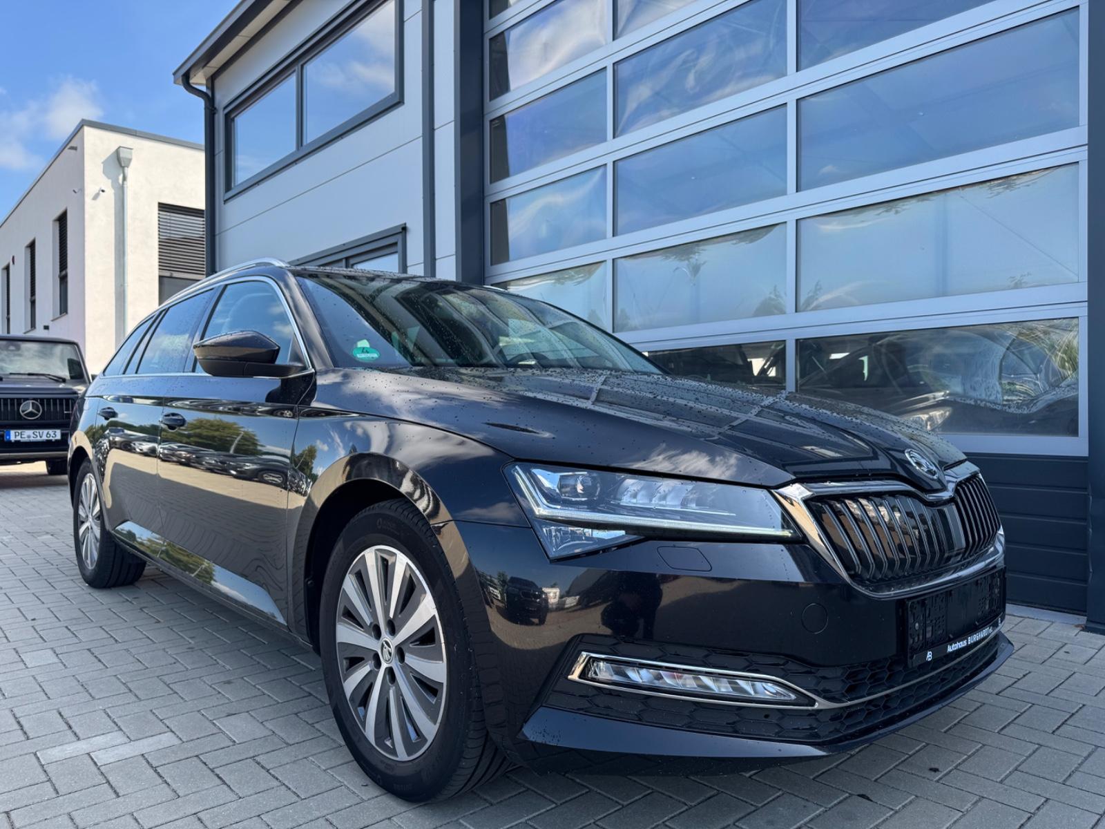 Skoda Superb Combi Style 2.0TDi DSG LED MEMORY App AHK
