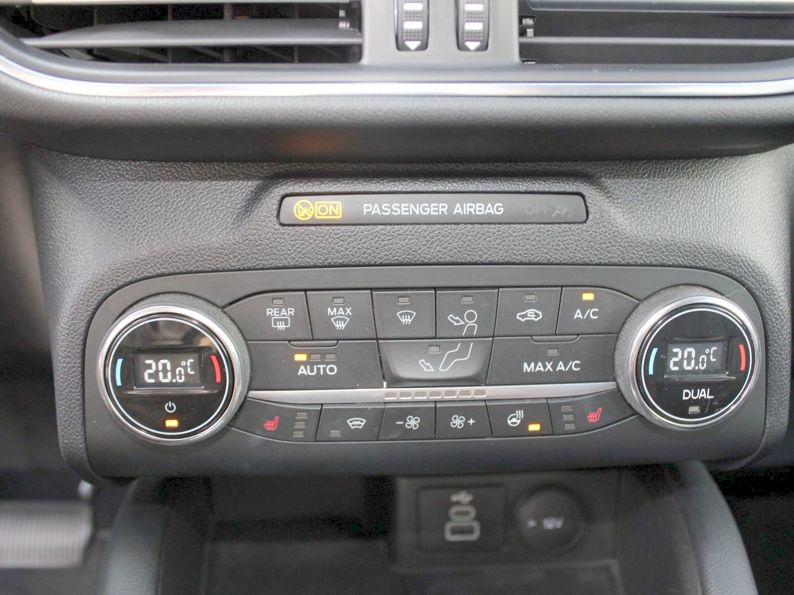Fahrzeugabbildung Ford Kuga Plug-In Hybrid Vignale 2,5 Duratec