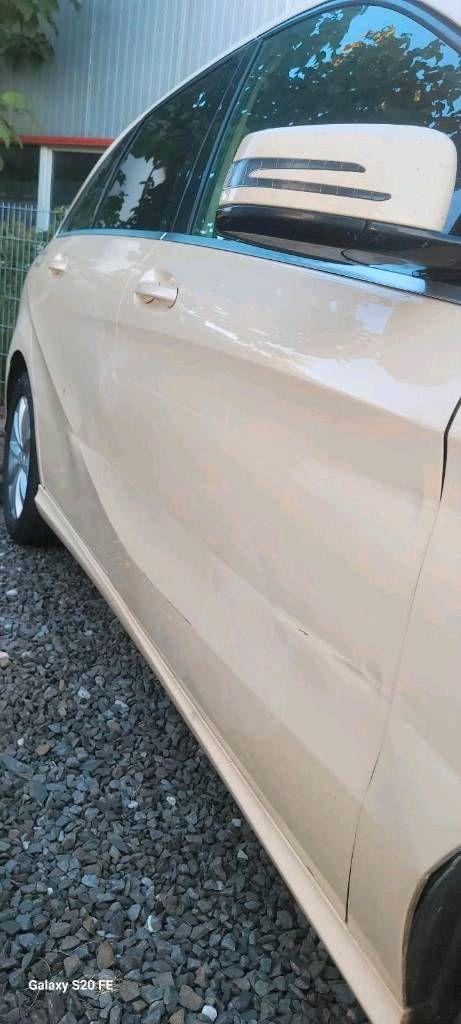 Mercedes-Benz B180 2015 — photo 11
