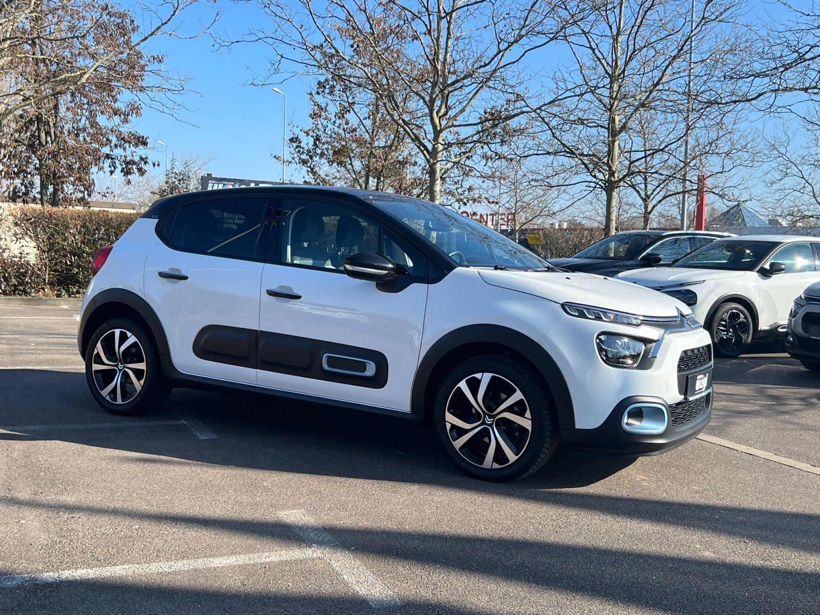 Fahrzeugabbildung Citroën C3 PureTech 110 EAT6 Elle Automatik Sitzheizung