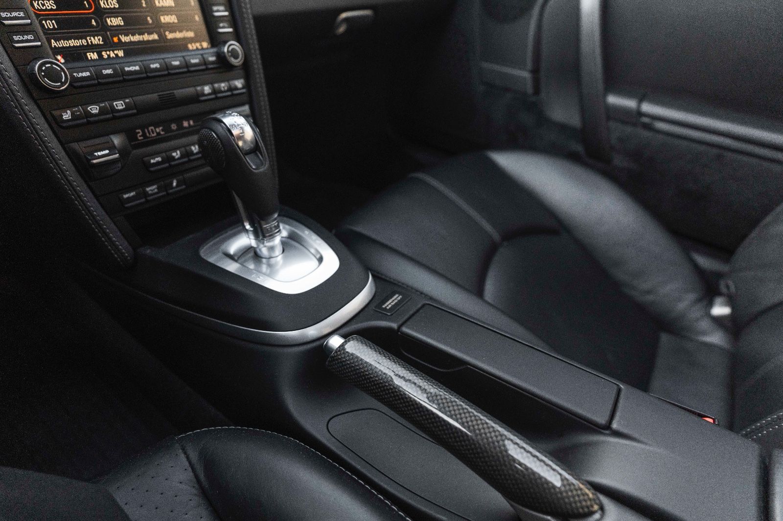 Fahrzeugabbildung Porsche 911 Turbo S Coupe 977 PCCB BOSE SPORT CHRONO NAV