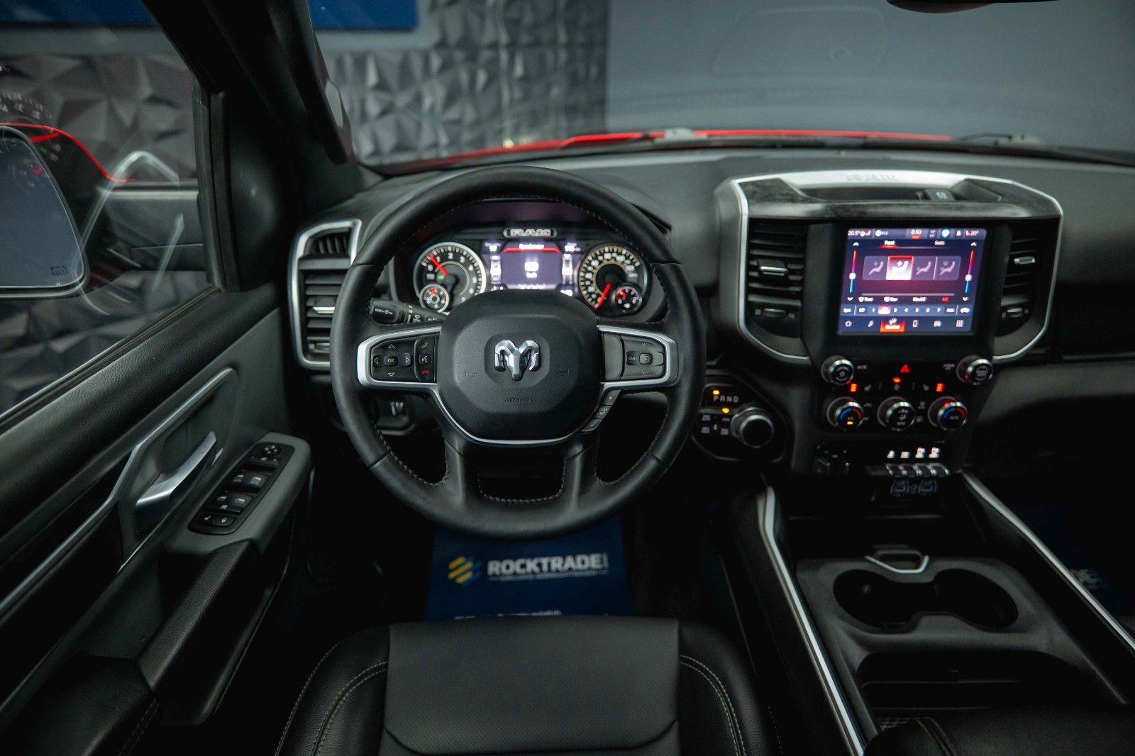 Fahrzeugabbildung Dodge RAM 5.7 V8 HEMI 4x4 OFFROAD Night-Paket *LED*19%