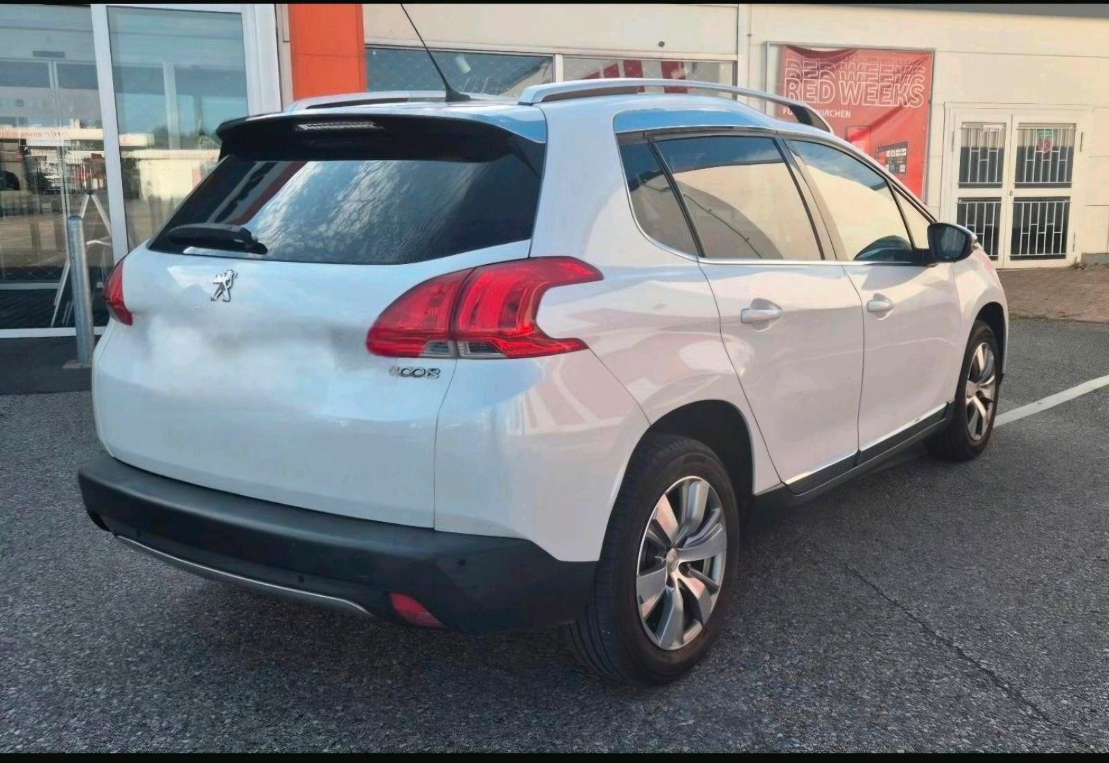 Peugeot 2008 2014 — engine 125 HP (92kW)