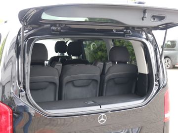 Mercedes V 220 - 11