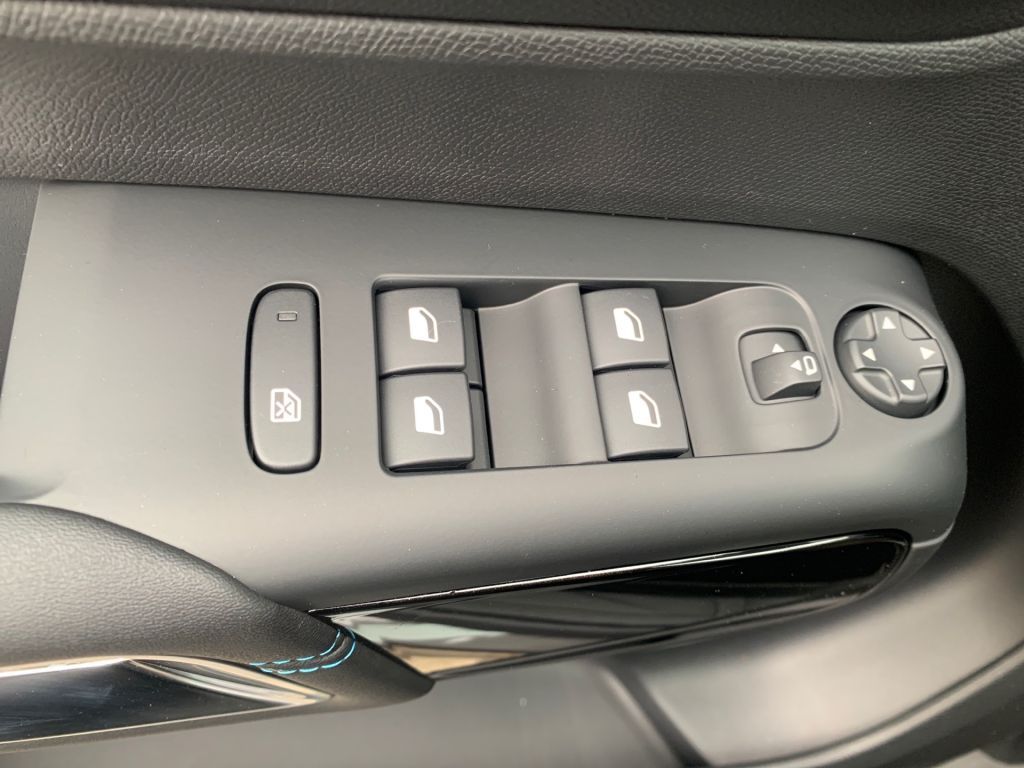 Fahrzeugabbildung Citroën C5 Aircross Pure Tech 130 S&S EAT8 FEEL PACK