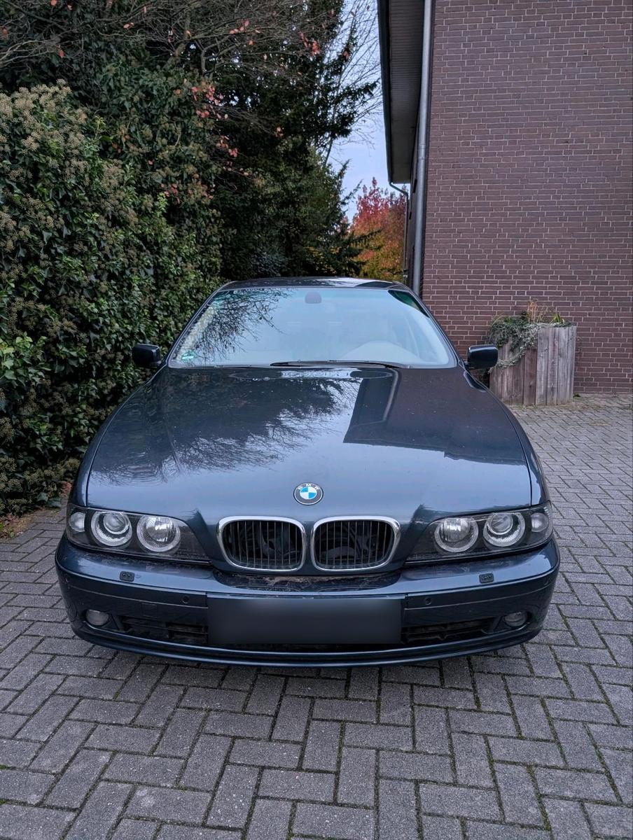 BMW 525