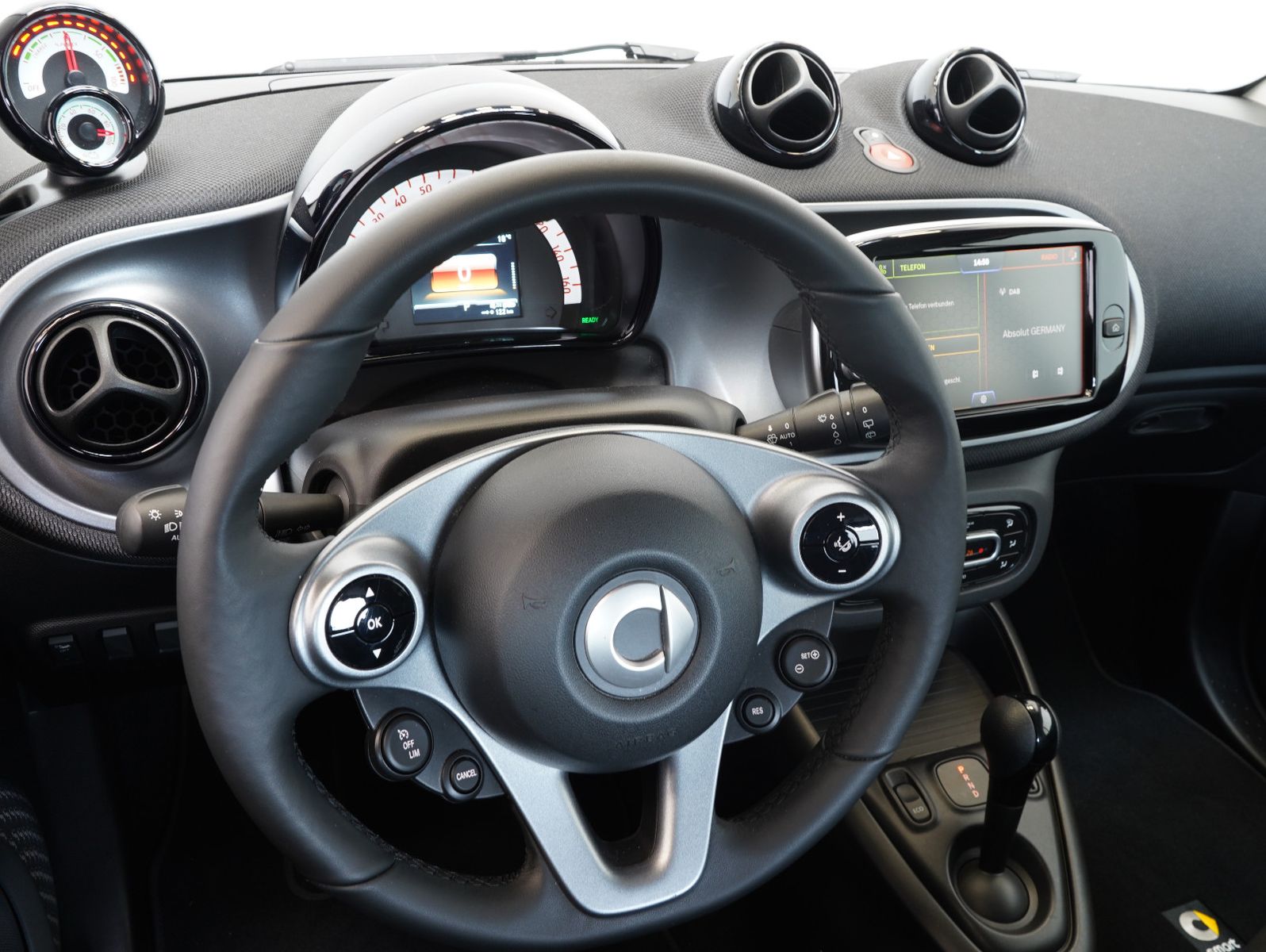 Fahrzeugabbildung Smart ForTwo coupé electric drive / EQ passion