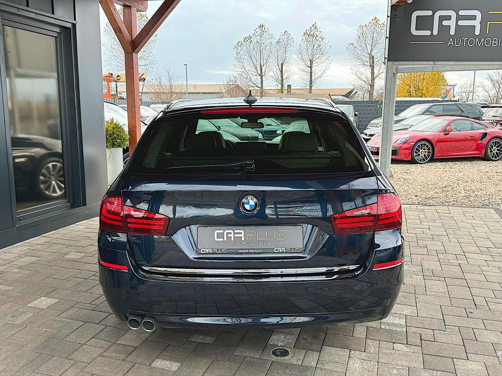 Fahrzeugabbildung BMW 520d Touring Luxury *Pano*Head Up*DAB*H&K*LED*