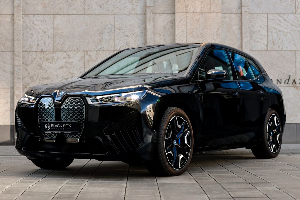 BMW iX