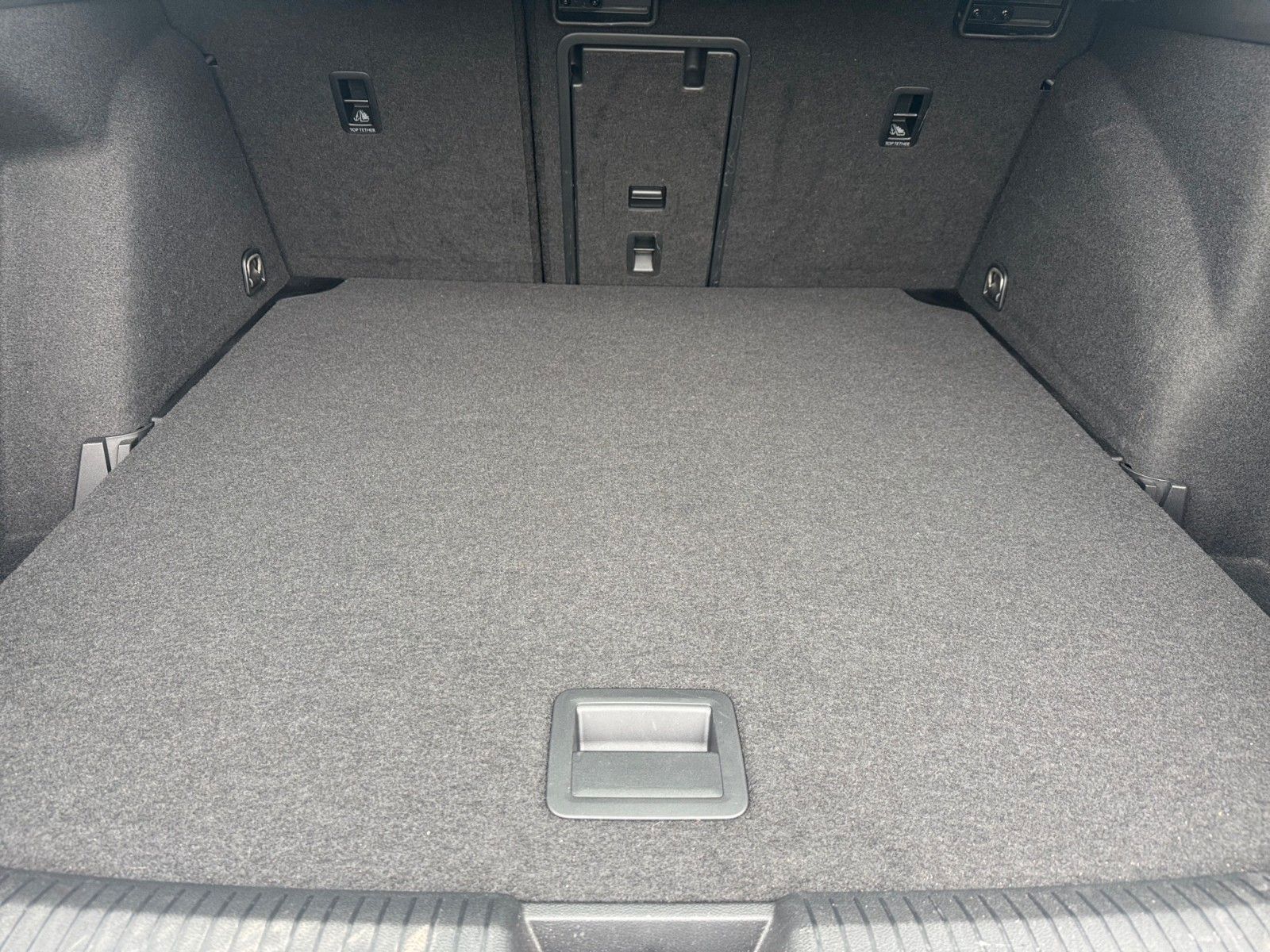 Fahrzeugabbildung Volkswagen Golf VIII Variant Life 2.0 TDI