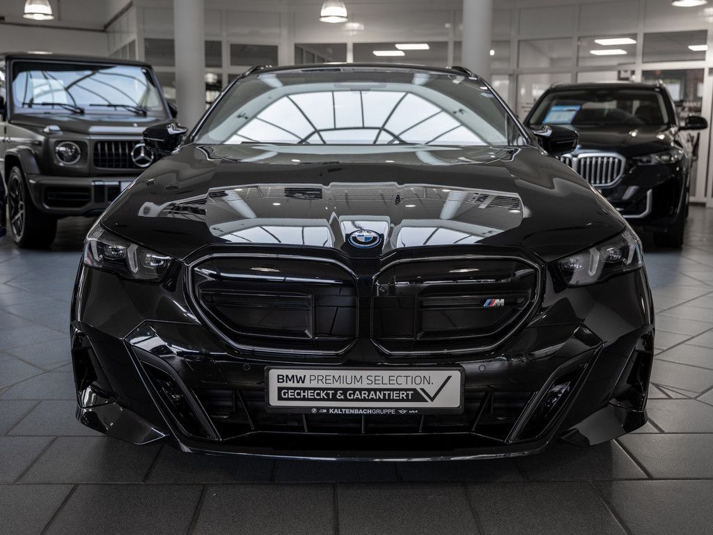 BMW i5 Touring M60 xDrive AHK HUD 360° LED ACC B&W foto 2