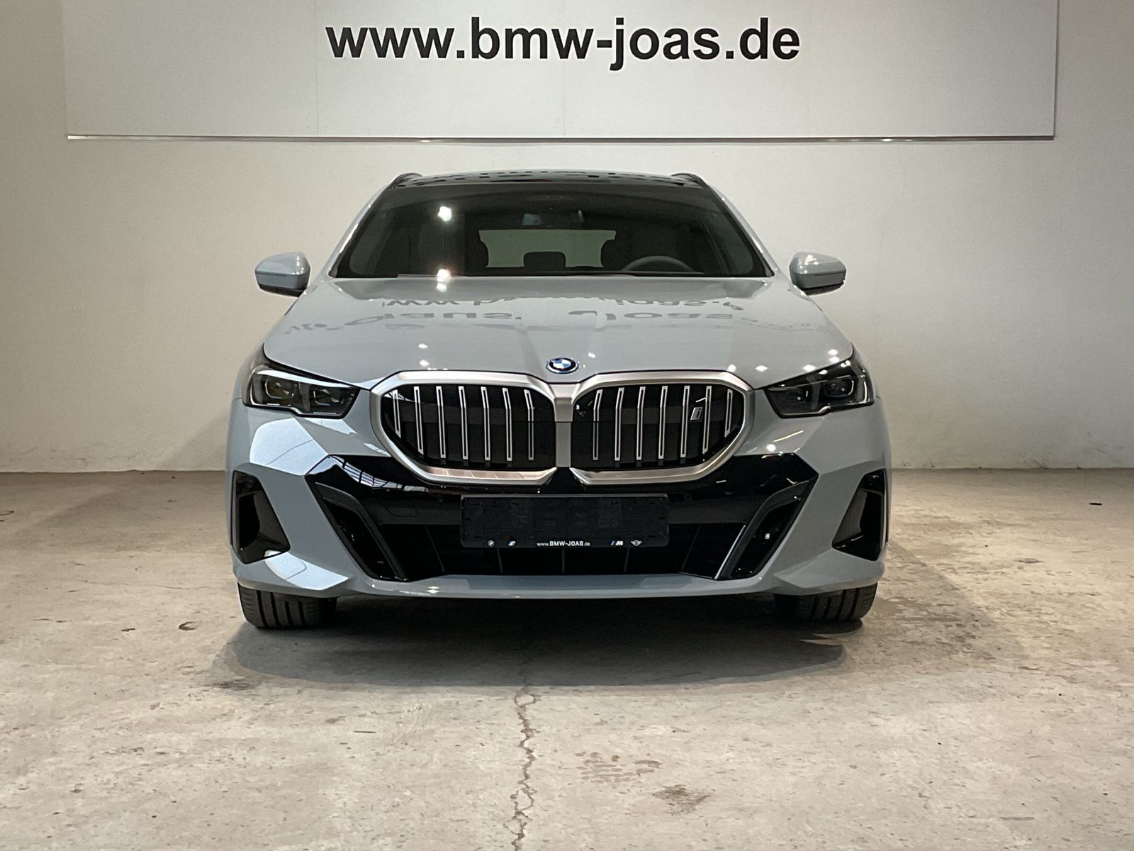 Fahrzeugabbildung BMW i5 eDrive40 20" LMR, AHK, Allrad M Sportpaket