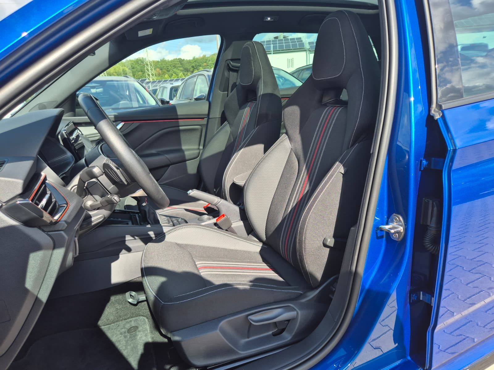 Fahrzeugabbildung SKODA Kamiq 1.5 TSI DSG Monte Carlo PANO*MATRIX*5J.GAR