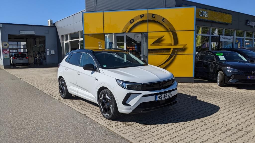 GRANDLAND GSe Hybrid Allrad 221kW 300 PS