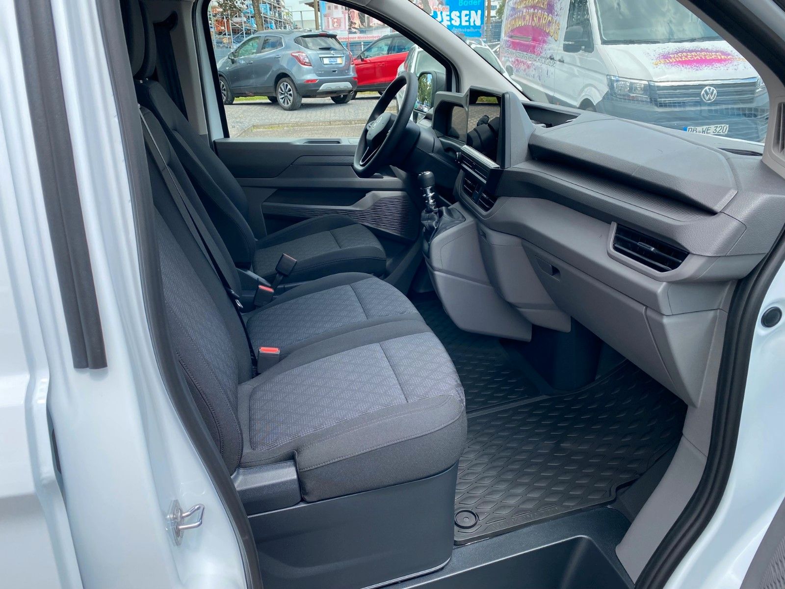 Fahrzeugabbildung Volkswagen T7 Transporter Kasten LR 2.0 TDI+KAMERA+NAVI+PDC