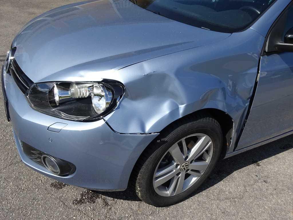Volkswagen Golf VI Style "unfallbeschädigt vorne links"