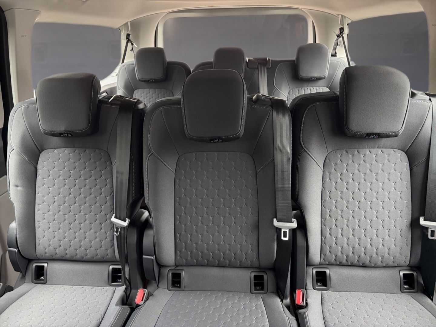Fahrzeugabbildung Ford Tourneo Custom Bus (TTU) 320 L2 Titanium