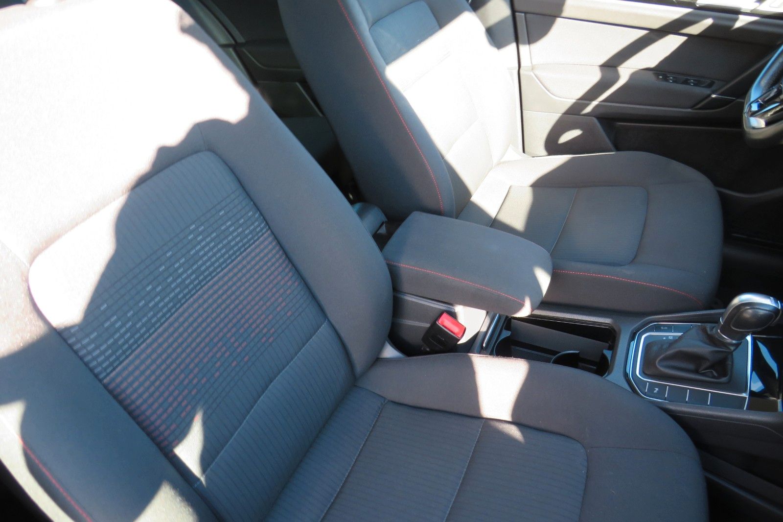 Fahrzeugabbildung Volkswagen Golf Sportsvan DSG SOUND SITZH. PDC ACC AHK