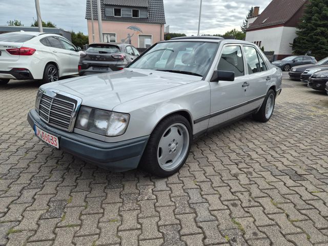 MERCEDES-BENZ E 260 E 260, erst 40 TKM, Tüv, Automatik. H Zulassung