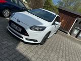 Ford Focus ST 2,0 EcoBoost Sport-Leder Paket - Ford Focus mit Benzin-Antrieb: Leder, Limousine, ST Sport