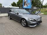 Mercedes-Benz E 220 d 4MATIC T Autom. - - Mercedes-Benz E 220 Gebrauchtwagen in Stuttgart