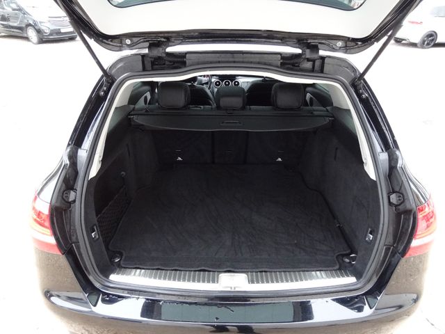 Fahrzeugabbildung Mercedes-Benz C 220 T BlueTec/AMG-19-Zoll/Pano/Navi/LED/Kamera