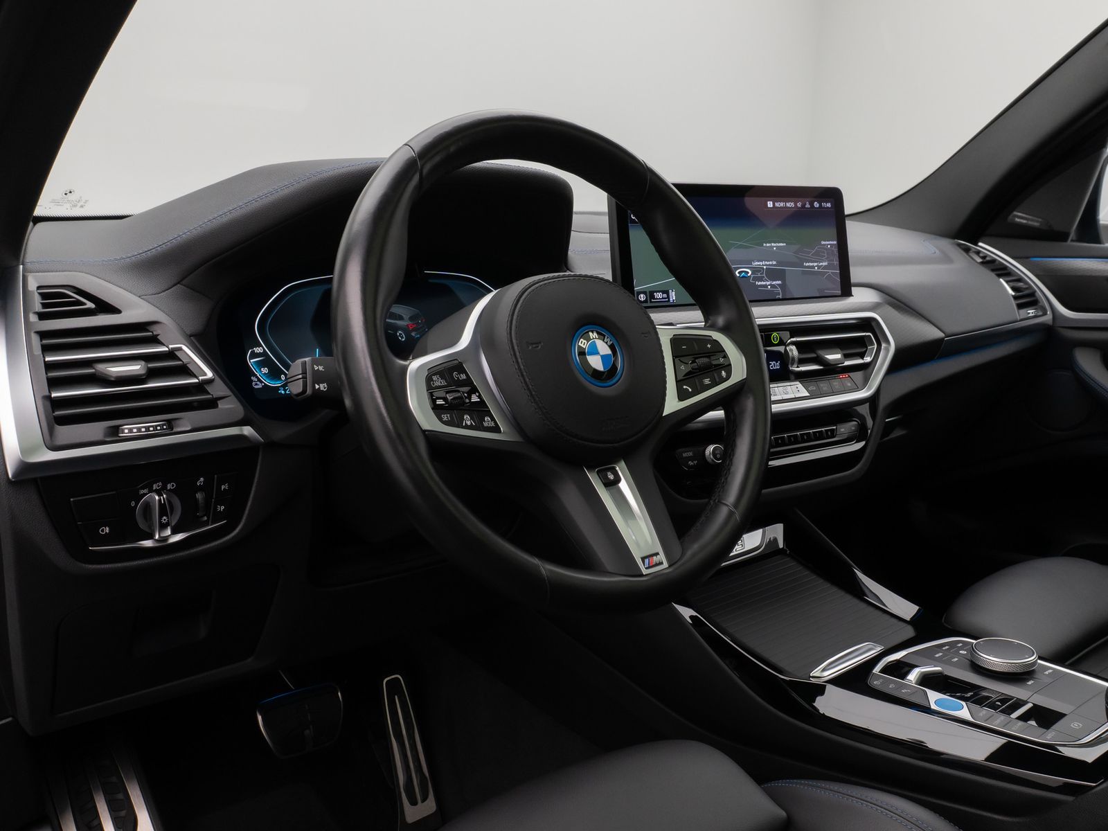 Fahrzeugabbildung BMW iX3 Impressive M Sport Panorama 360°HUD DAB H/K