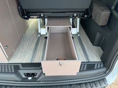 BUERSTNER Copa 500-Autm-Markise-Dieselheizung-Küche