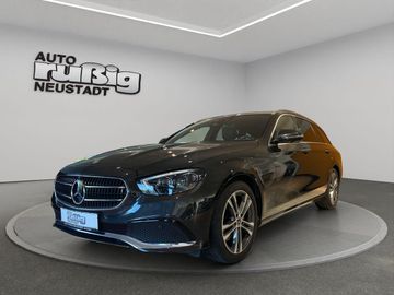 MERCEDES-BENZ E 220 AVANTGARDE *MULTIBEAM*BURMESTER*AHK*PANO*