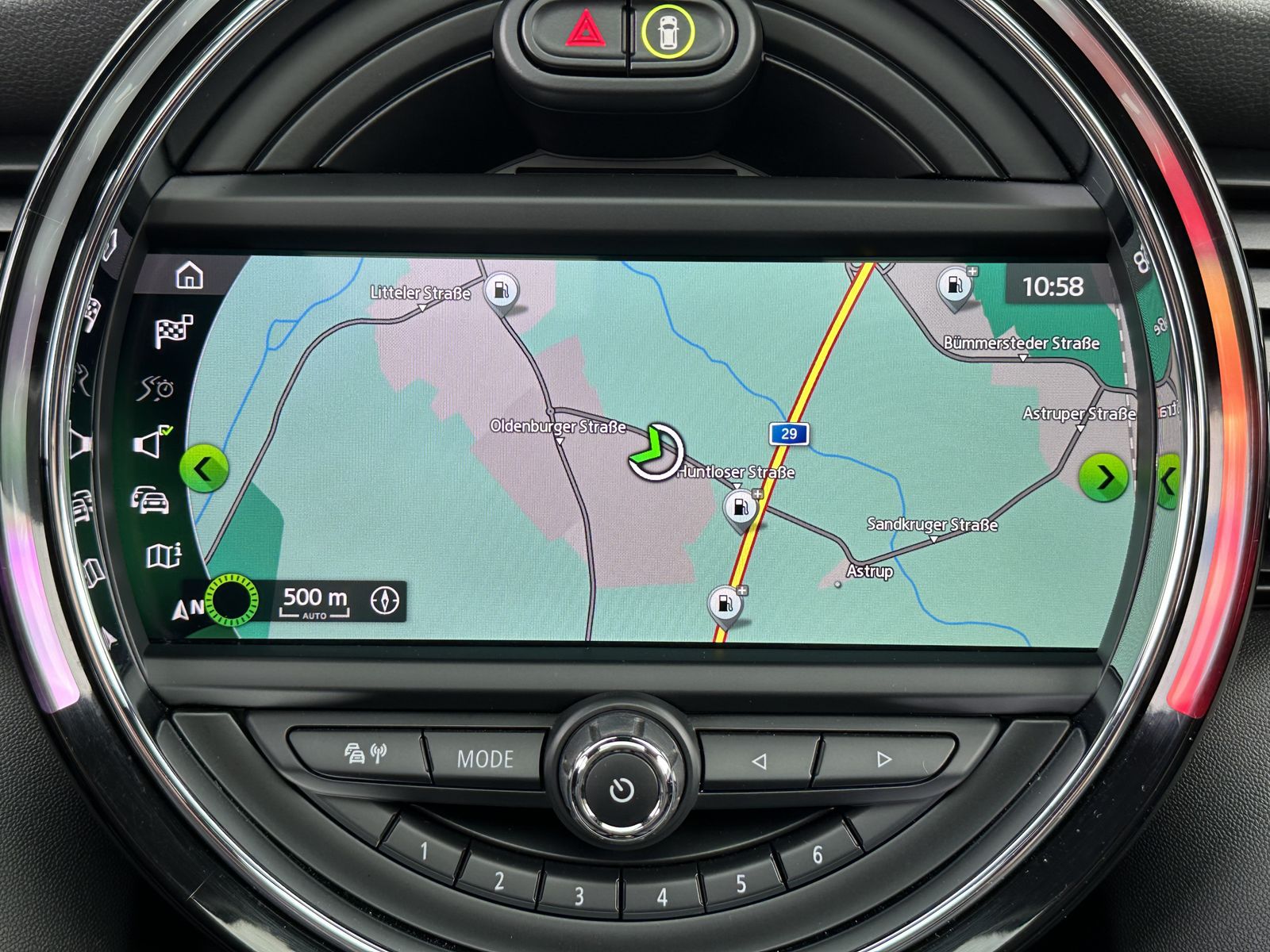 Fahrzeugabbildung MINI Cooper S Sport-Aut. JCW NAV+LED+PANO+ACC+H&K+1HD