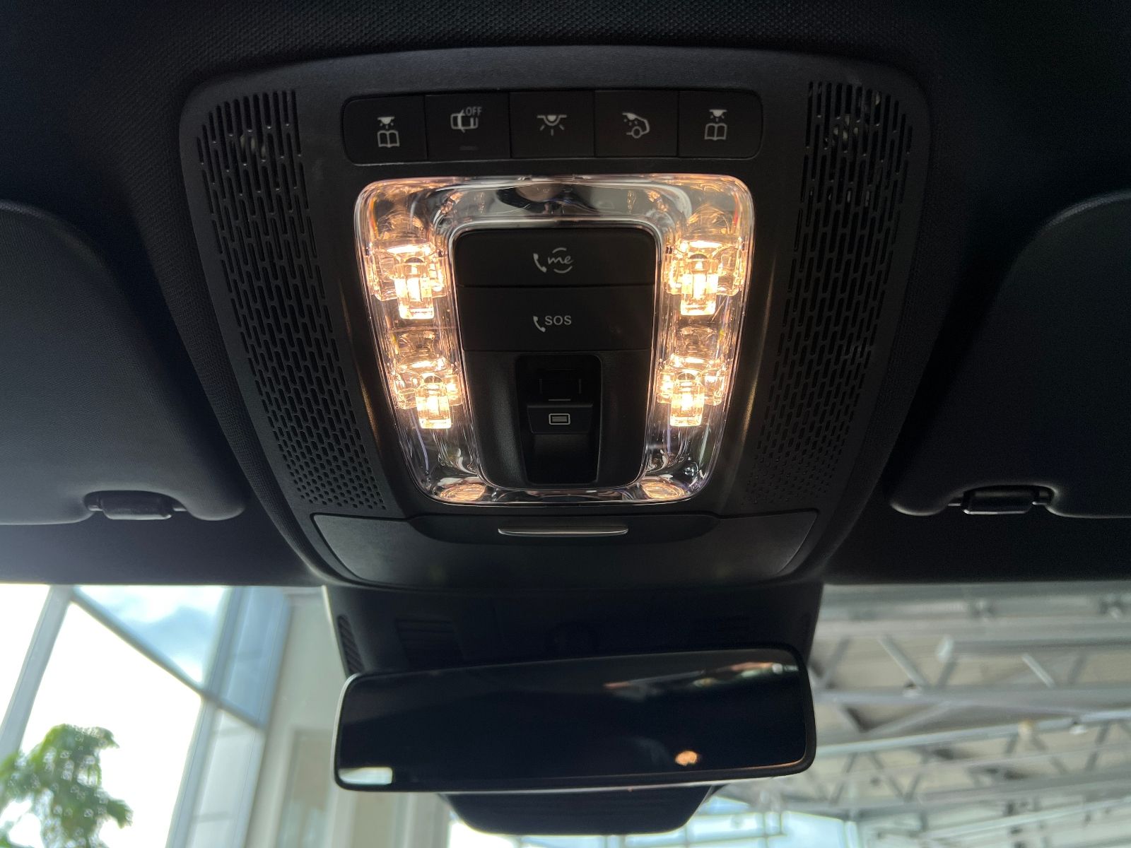 Fahrzeugabbildung Mercedes-Benz A250 AMG PANO LED NAVI ALU