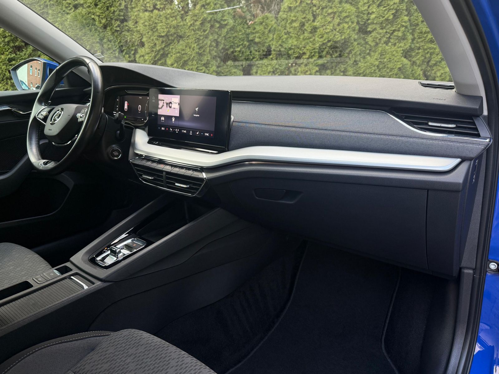 Fahrzeugabbildung SKODA Octavia 2.0 TDI DSG Style LED+KAM+SHZ+AMBI+CARPL