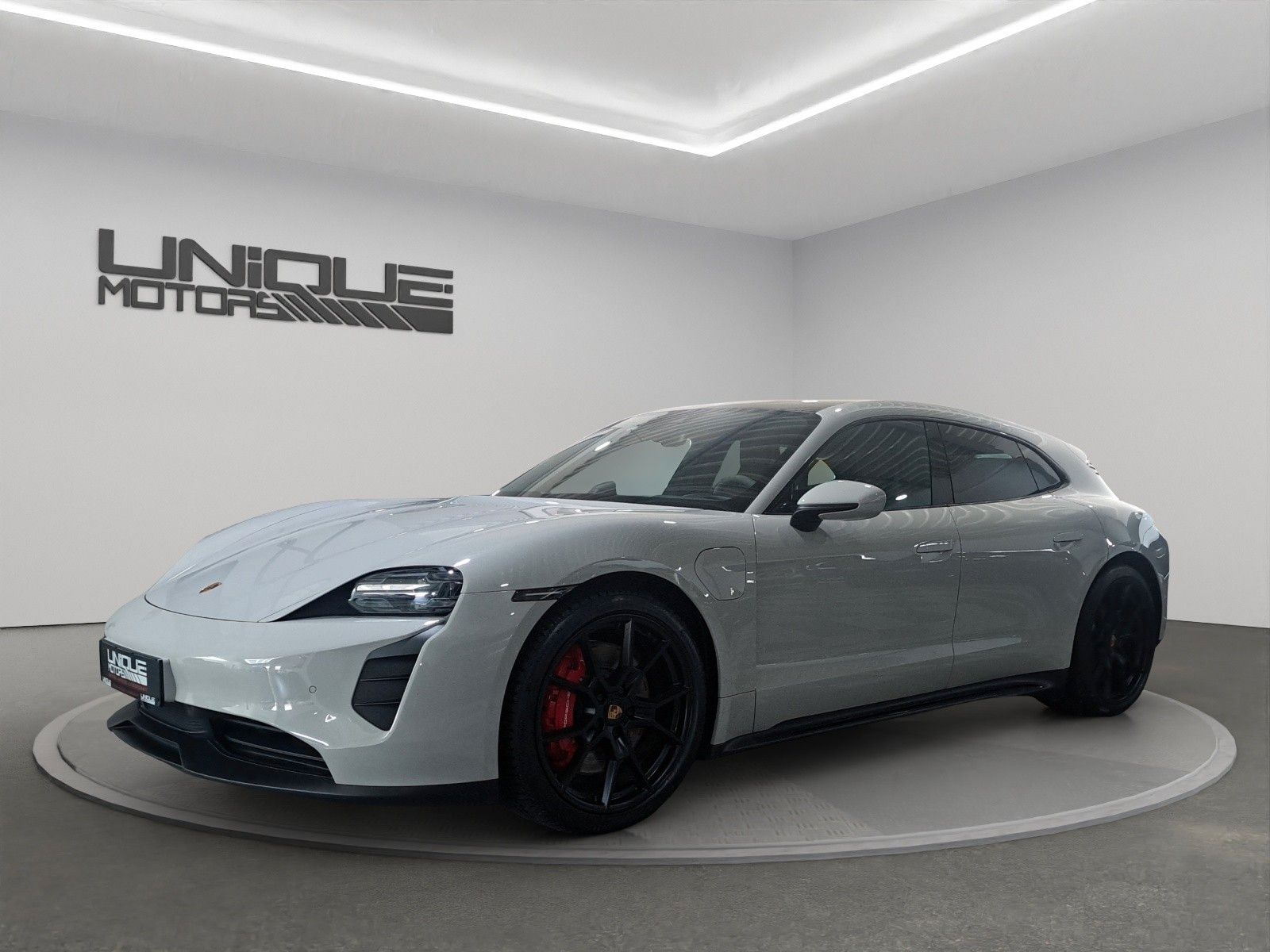 PORSCHE Taycan Sport Turismo GTS/Pano/Approve/ACC/Kreide