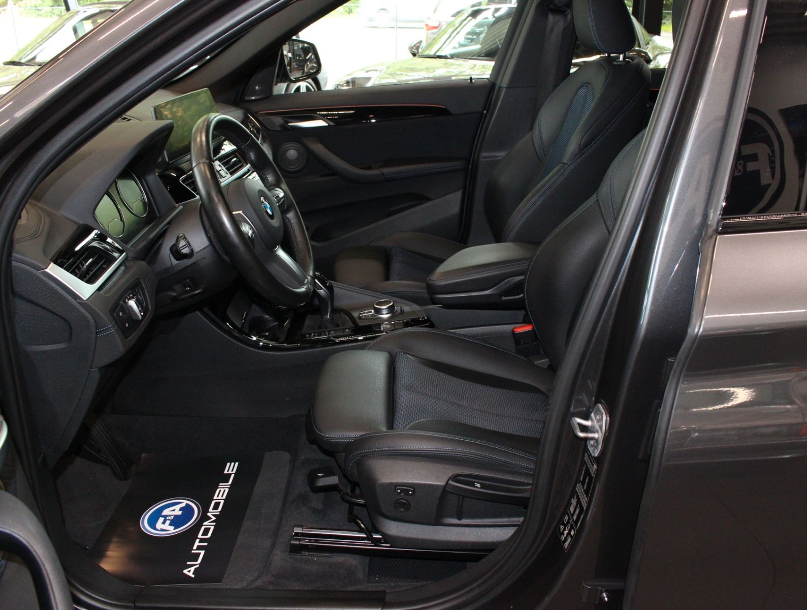 Fahrzeugabbildung BMW X1 xDrive20i M Sport *1.Hand*HUD*Kamera