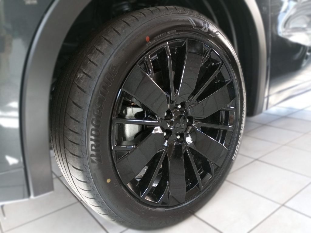 Fahrzeugabbildung Mitsubishi Outlander Diamant TOP ´´Black´´ PHEV Luxury-Pake