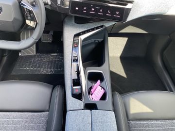 Peugeot 3008 1.2 145 Allure 360+Kam.+KeyLess+LED+Navi