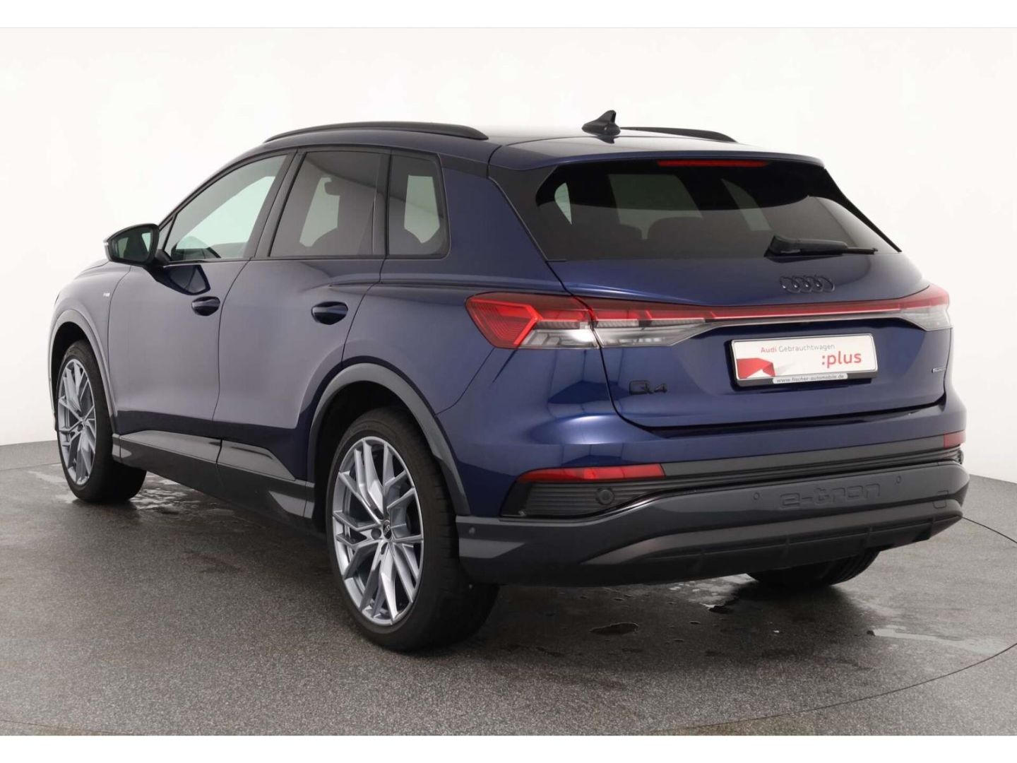 Audi Q4 e-tron 55 quattro S line AHK LED RFK Leder foto 4