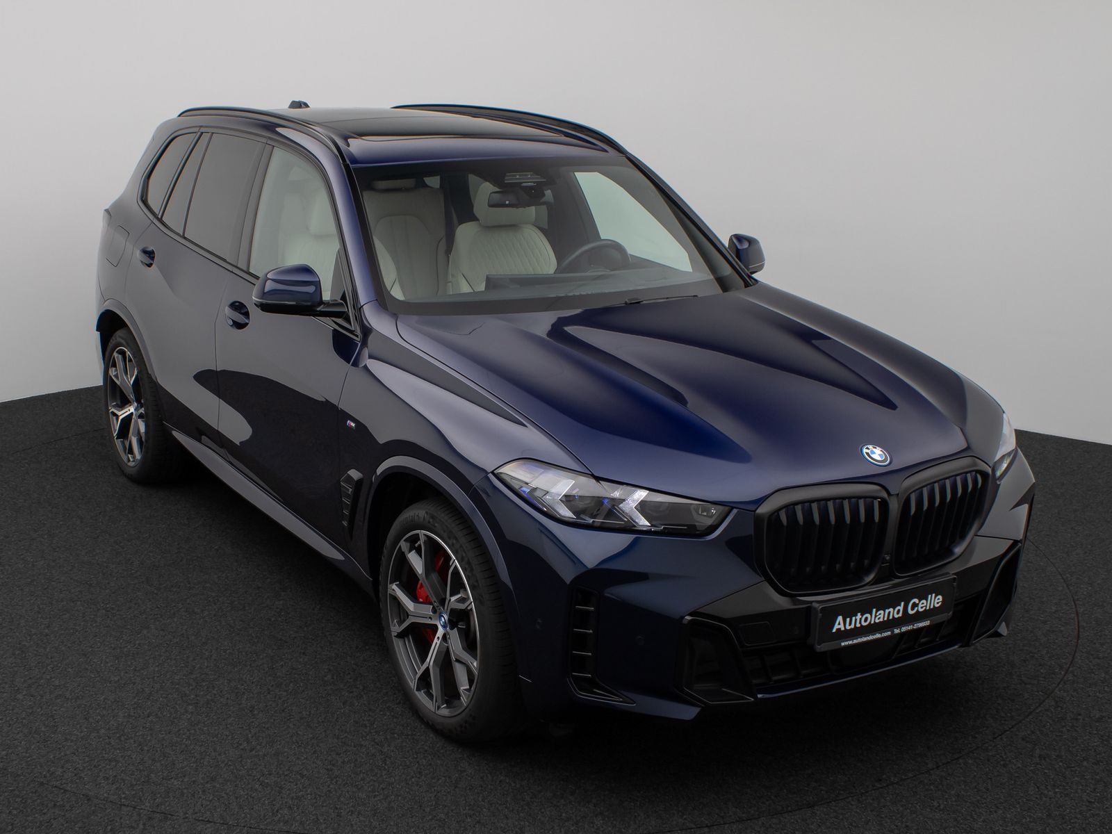 Fahrzeugabbildung BMW X5 xD50e M Sport Pro Pano SoftCL 360°HUD DAB H/K