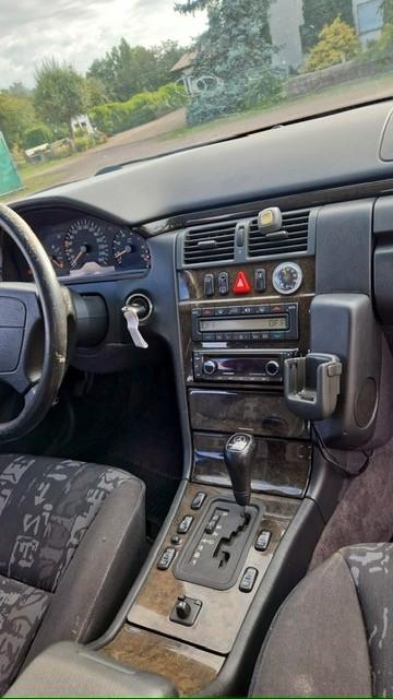 Mercedes-Benz E 320