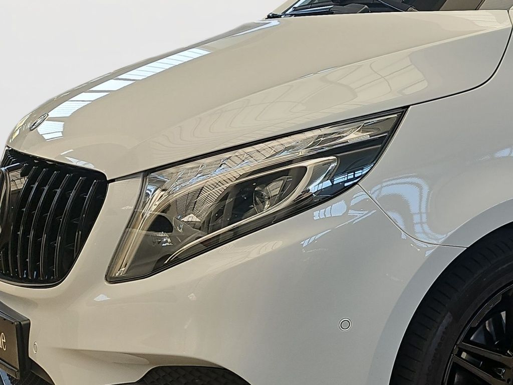Fahrzeugabbildung Mercedes-Benz V 300 d Avantgarde Edition lang AMG 2,5AHK Tisch