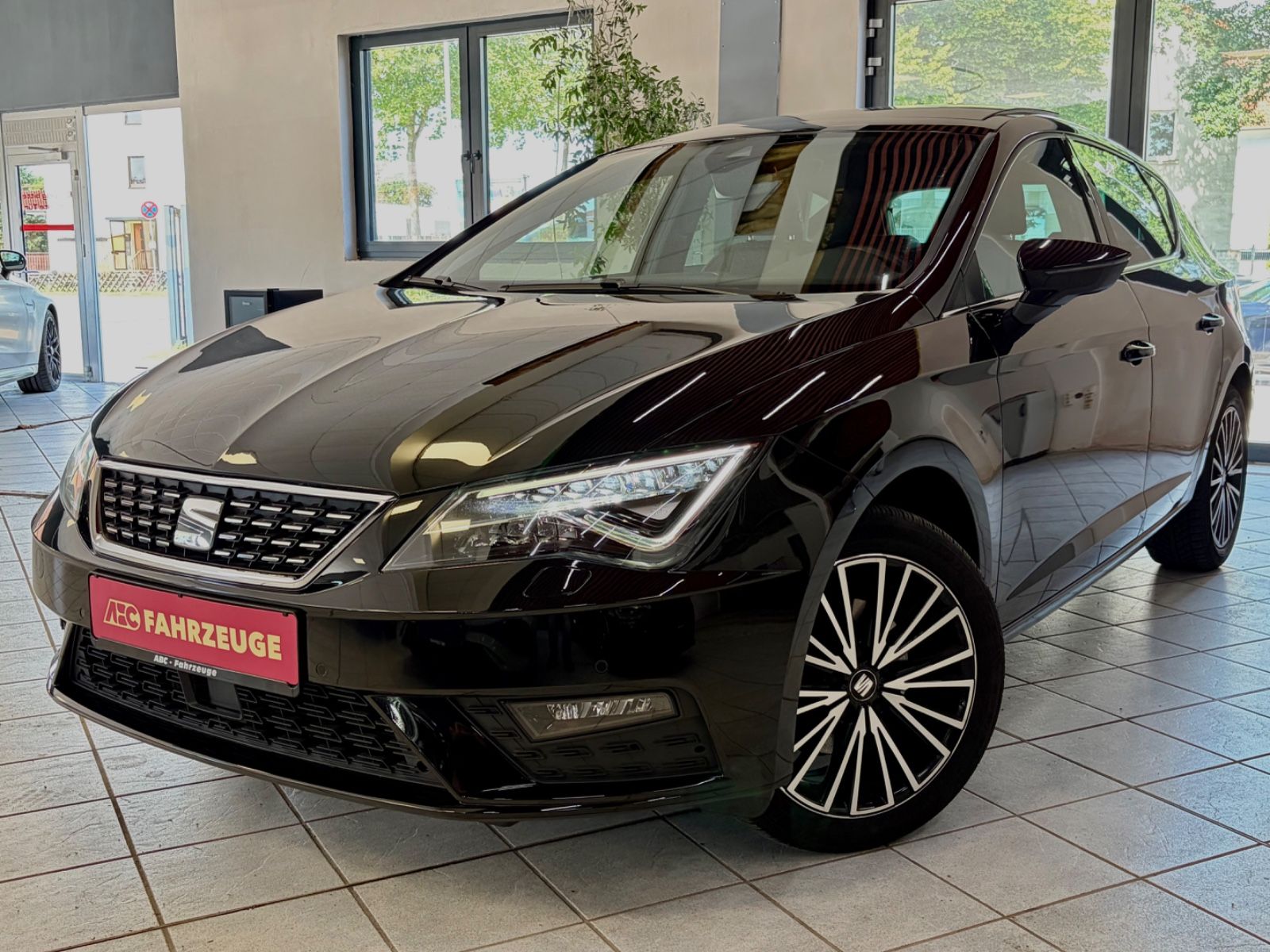 SEAT Leon 1.5 Xcellence Panorama / Leder / Apple