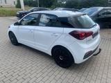 Hyundai i20 1,2 AHK Temp. Shzg PDC Klima Navi BT 56TKM - Hyundai i20 mit Benzin-Antrieb: Kleinwagen, 1.5